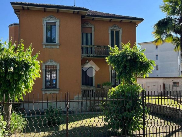 casa indipendente in vendita a Lodi in zona Torretta