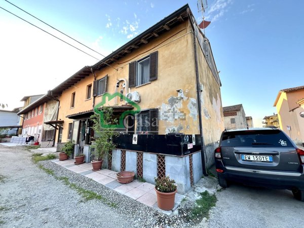 casa indipendente in vendita a Lodi in zona Riolo