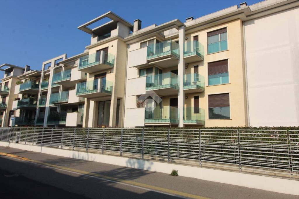 appartamento in vendita a Lodi in zona San Bernardo
