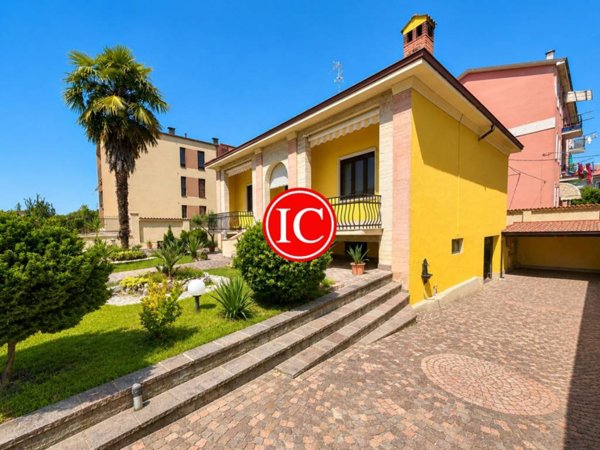 casa indipendente in vendita a Lodi in zona Centro Storico