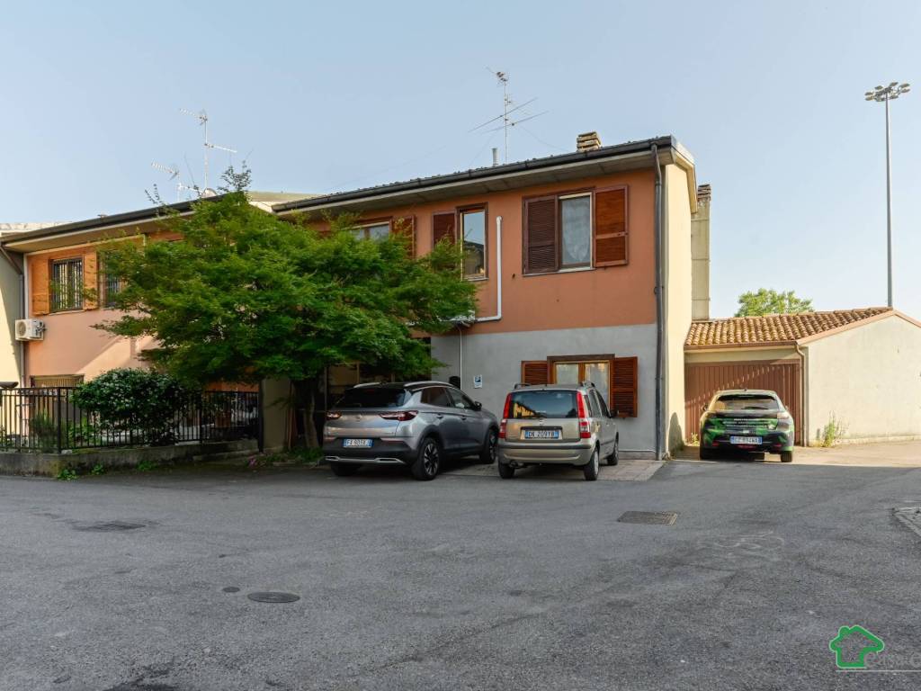 casa indipendente in vendita a Lodi in zona San Grato