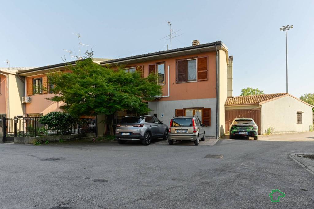 casa indipendente in vendita a Lodi in zona San Grato