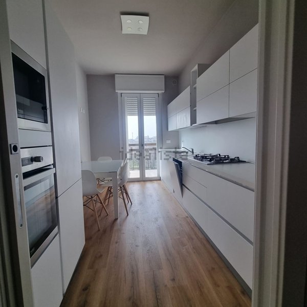 appartamento in vendita a Lodi in zona Viale Italia