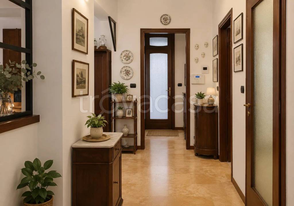 appartamento in vendita a Lodi in zona Viale Italia