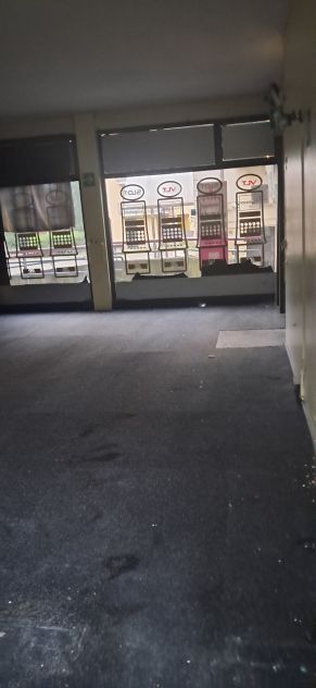 negozio in vendita a Lodi in zona Via Defendente