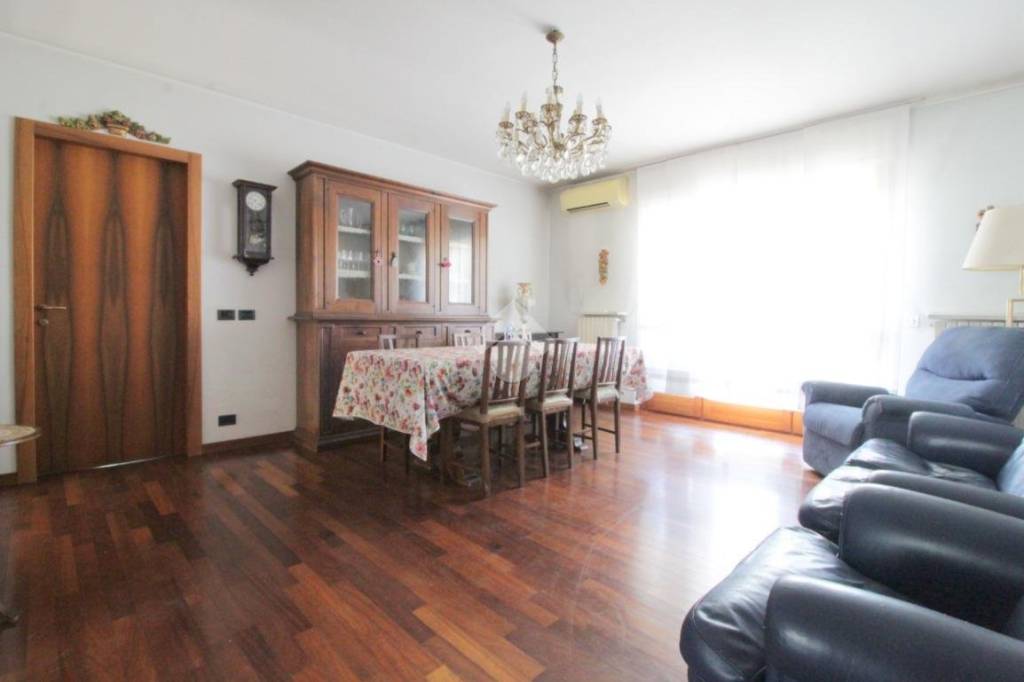 appartamento in vendita a Lodi in zona San Bernardo