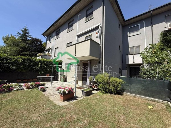 casa indipendente in vendita a Lodi in zona Via Campo di Marte