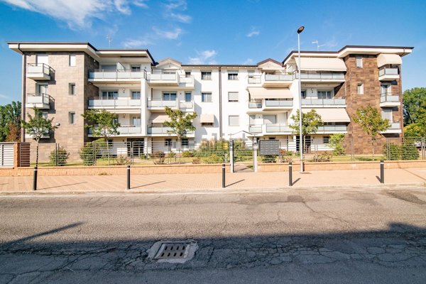 appartamento in vendita a Lodi in zona Via Campo di Marte