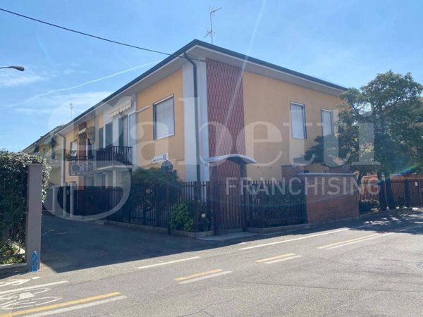 casa indipendente in vendita a Lodi