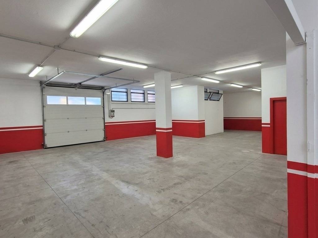 locale commerciale in vendita a Lodi in zona Corso Mazzini