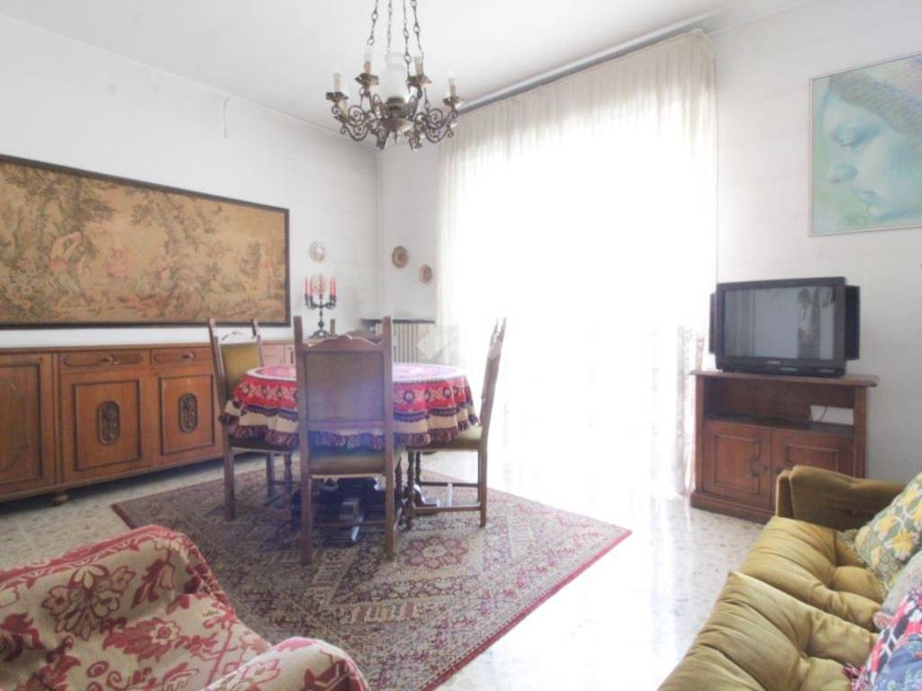 appartamento in vendita a Lodi in zona Piazza Albarola
