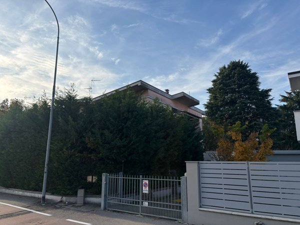 appartamento in vendita a Lodi in zona San Fereolo