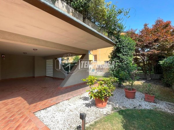 casa indipendente in vendita a Lodi in zona Paderno