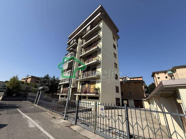 appartamento in vendita a Lodi in zona Viale Italia