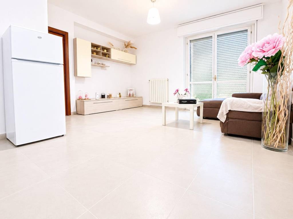 appartamento in vendita a Lodi in zona Viale Pavia