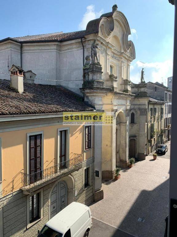 appartamento in vendita a Lodi in zona Centro Storico