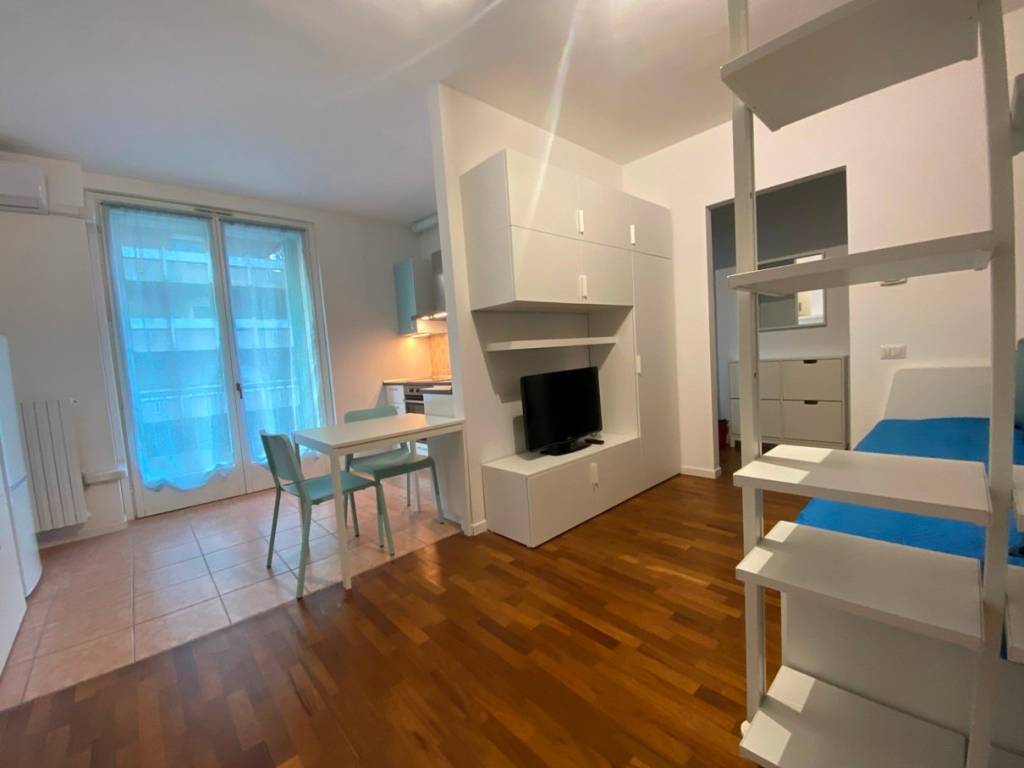 appartamento in vendita a Lodi in zona San Bernardo