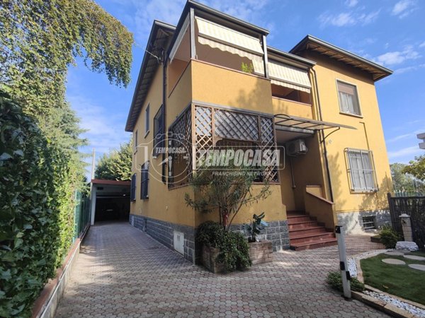 casa indipendente in vendita a Lodi in zona Paderno