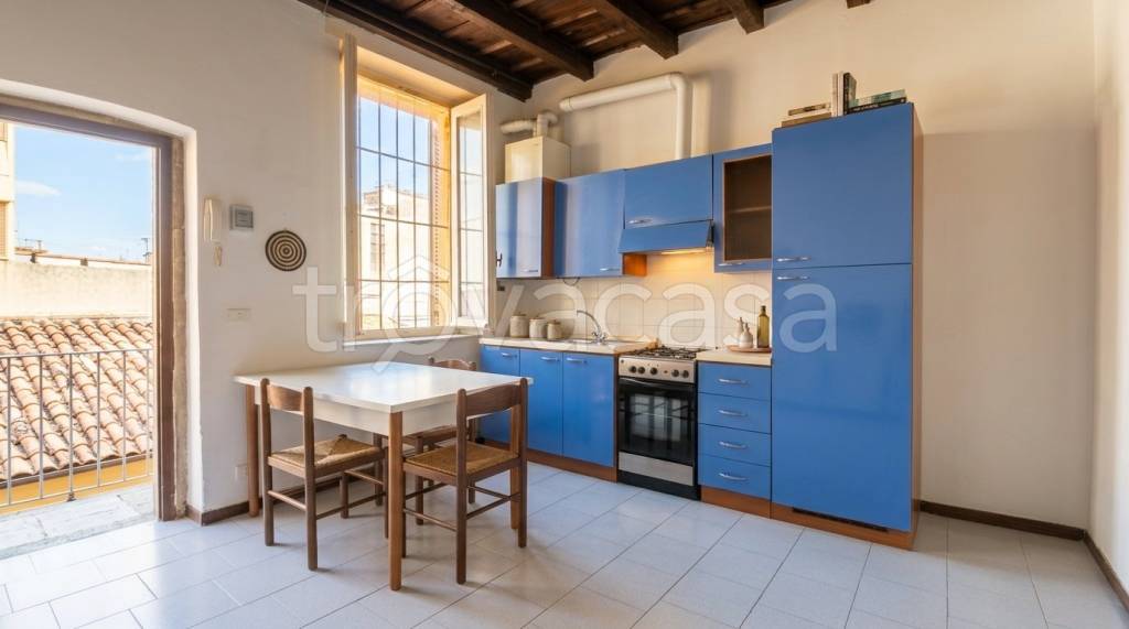 appartamento in vendita a Lodi in zona Via Defendente