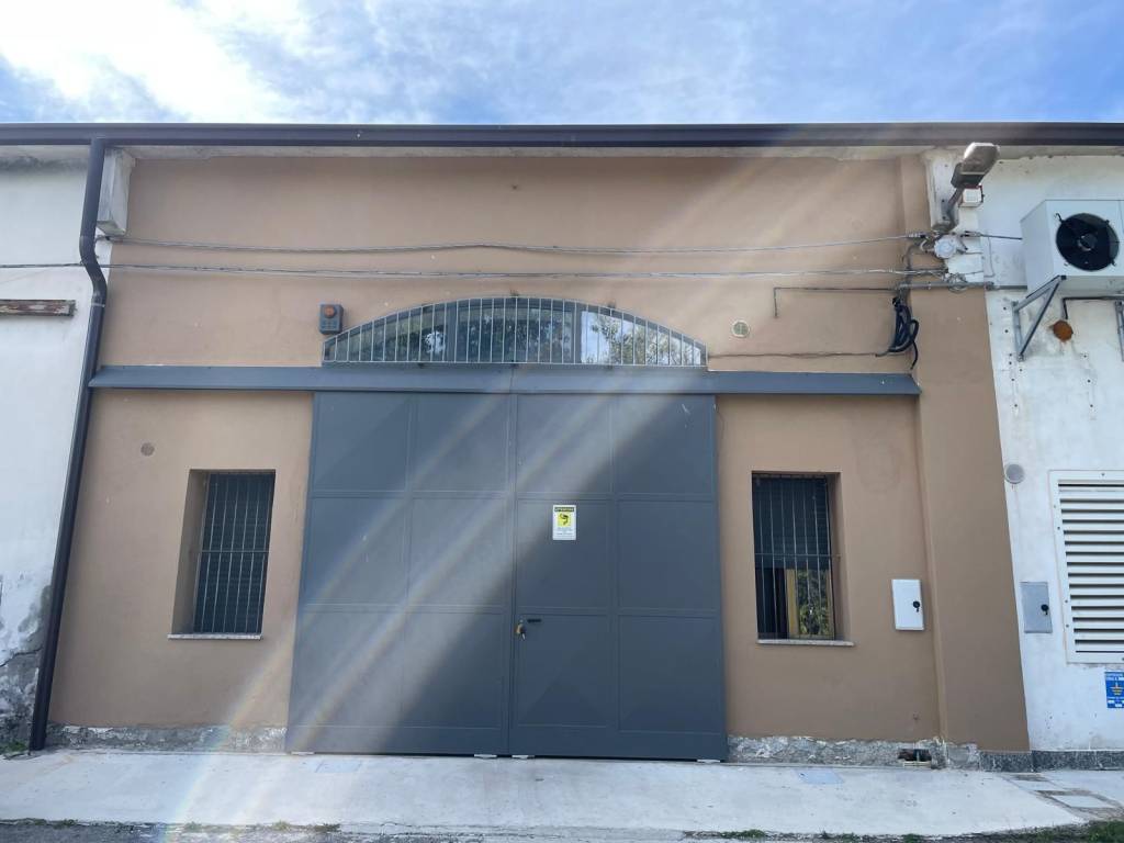 locale commerciale in vendita a Lodi in zona San Fereolo