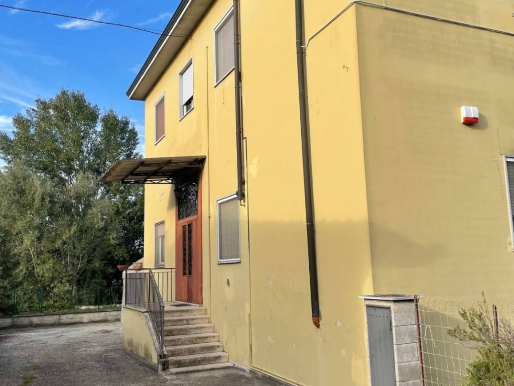appartamento in vendita a Lodi in zona Martinetta