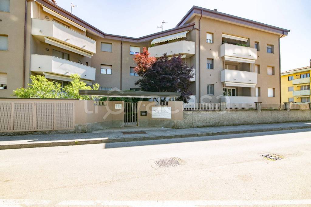 appartamento in vendita a Lodi in zona San Fereolo