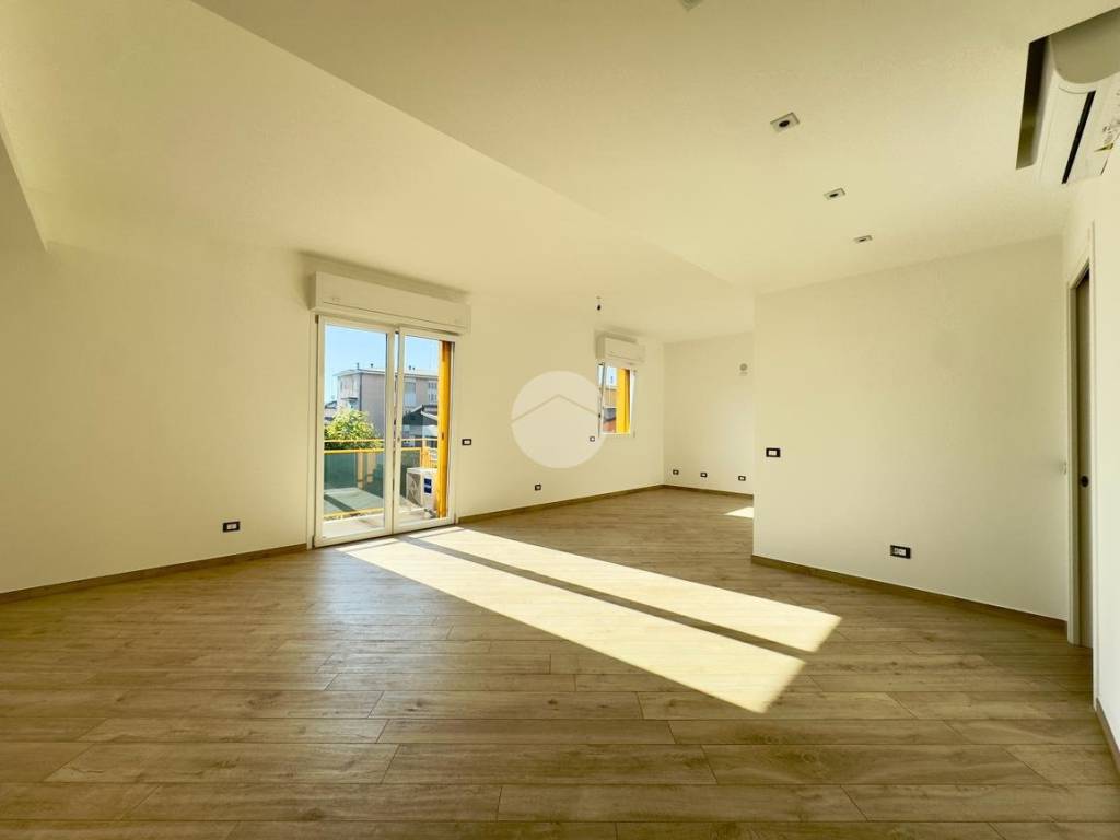 appartamento in vendita a Lodi in zona Città Bassa