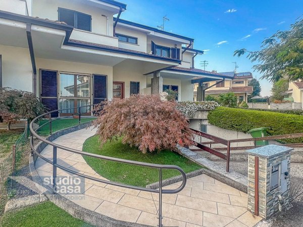 casa indipendente in vendita a Lodi in zona Fontana