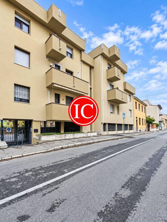 appartamento in vendita a Lodi in zona Fanfani