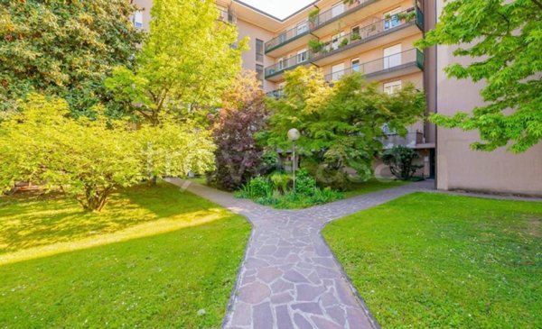 appartamento in vendita a Lodi in zona San Fereolo