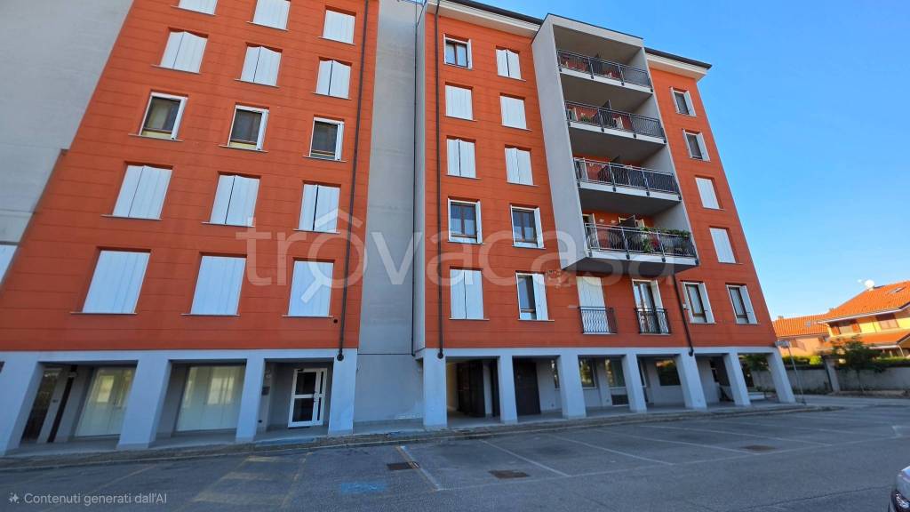 appartamento in vendita a Lodi in zona Piazza Albarola
