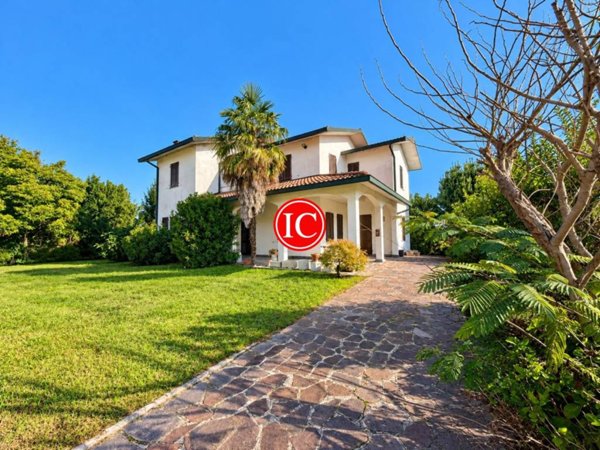 casa indipendente in vendita a Lodi in zona San Grato