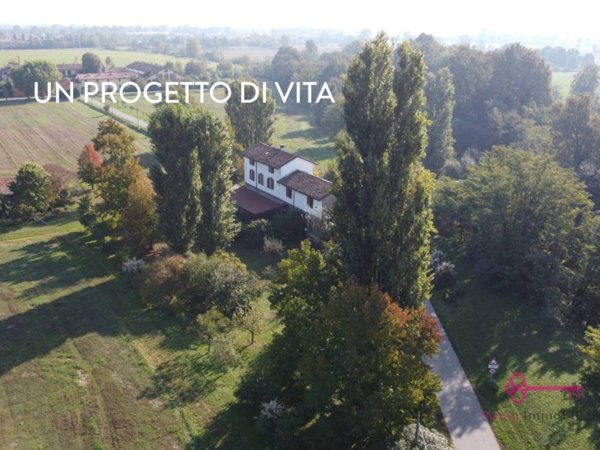 intera palazzina in vendita a Lodi in zona Piazza Albarola