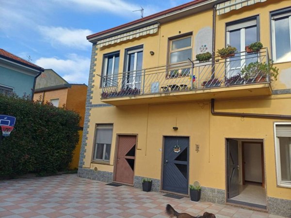 appartamento in vendita a Lodi in zona Città Bassa