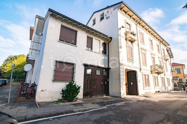 appartamento in vendita a Lodi in zona Viale Pavia