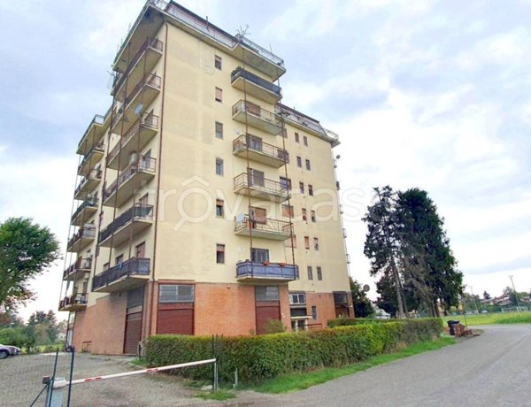 appartamento in vendita a Lodi in zona Città Bassa