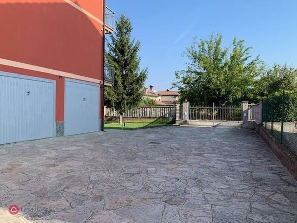 casa indipendente in vendita a Pasturana