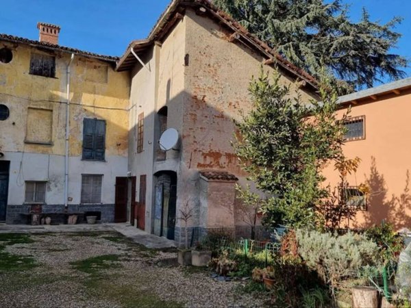 casa indipendente in vendita a Pasturana