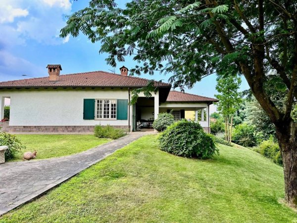 casa indipendente in vendita a Pasturana