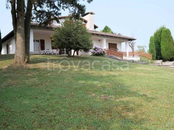 casa indipendente in vendita a Pasturana
