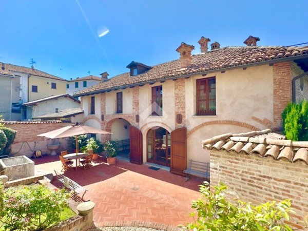casa indipendente in vendita a Pasturana