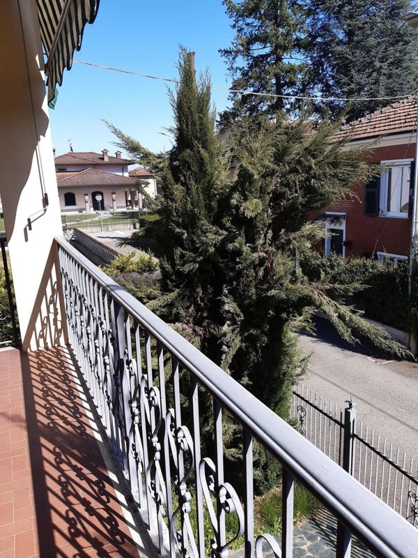 casa indipendente in vendita a Pasturana