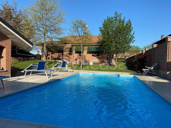 casa indipendente in vendita a Pasturana