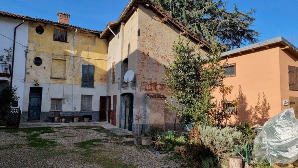 casa indipendente in vendita a Pasturana