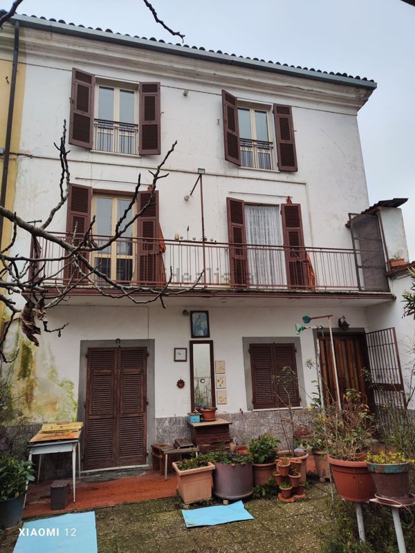 casa semindipendente in vendita a Pasturana