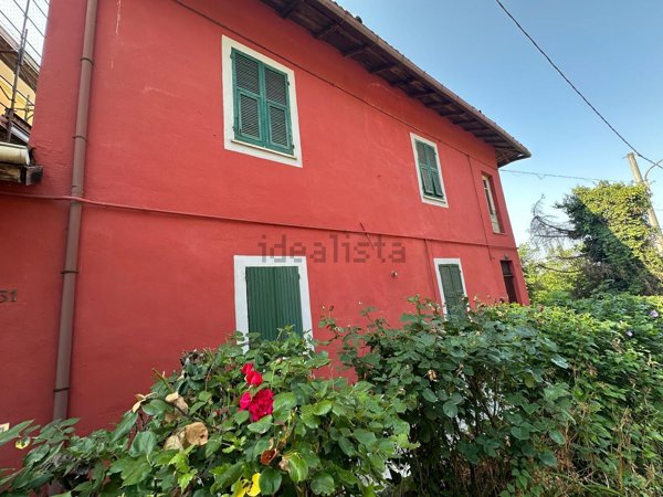 casa indipendente in vendita a Pasturana