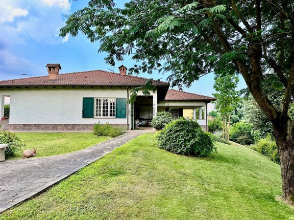 casa indipendente in vendita a Pasturana