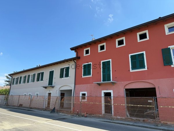 casa indipendente in vendita a Pasturana
