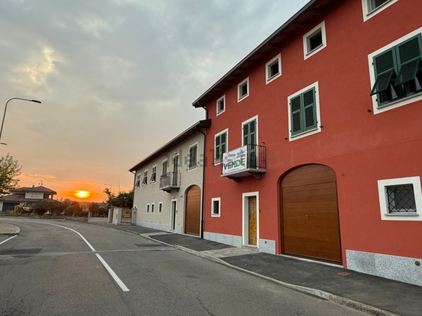 casa indipendente in vendita a Pasturana