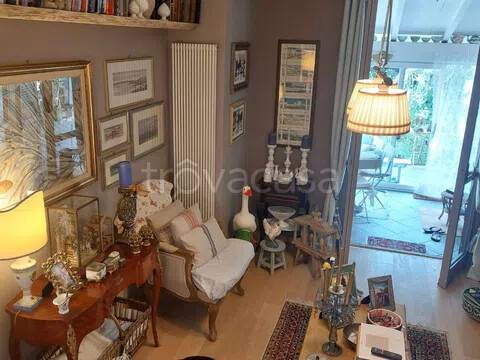casa indipendente in vendita a Pasturana